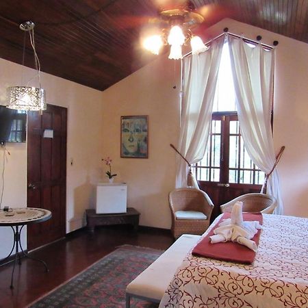 Cariari Bed & Breakfast San Jose  Exterior photo