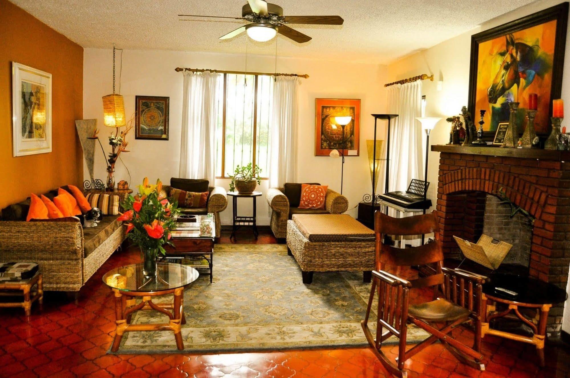 Cariari Bed & Breakfast San Jose  Exterior photo