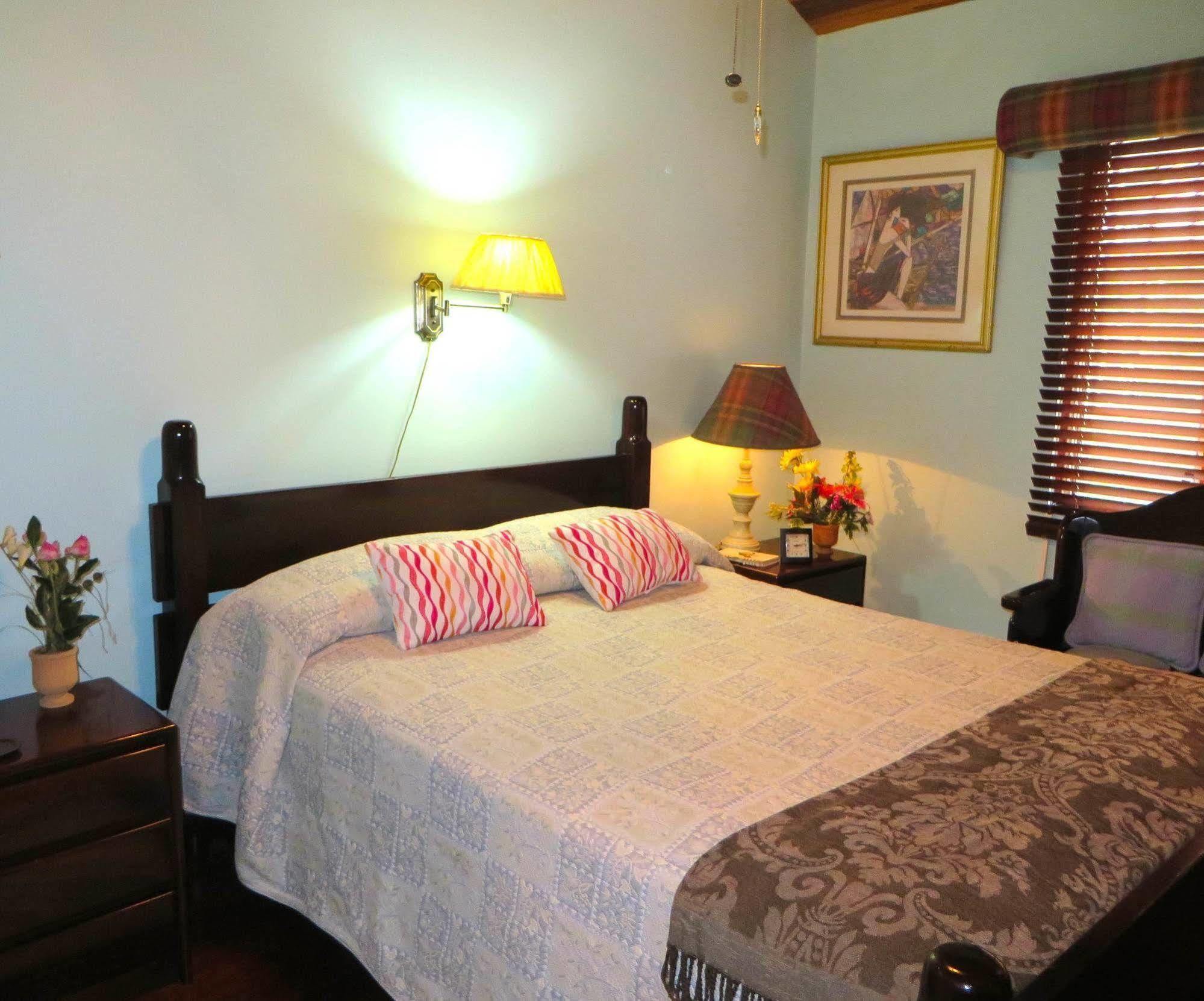 Cariari Bed & Breakfast San Jose  Exterior photo