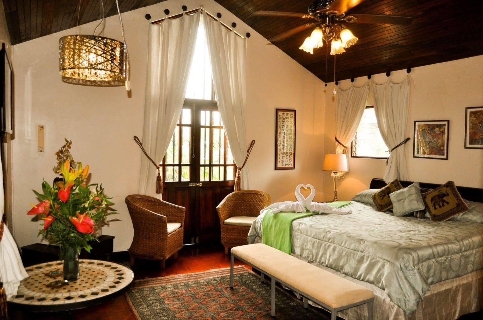 Cariari Bed & Breakfast San Jose  Exterior photo
