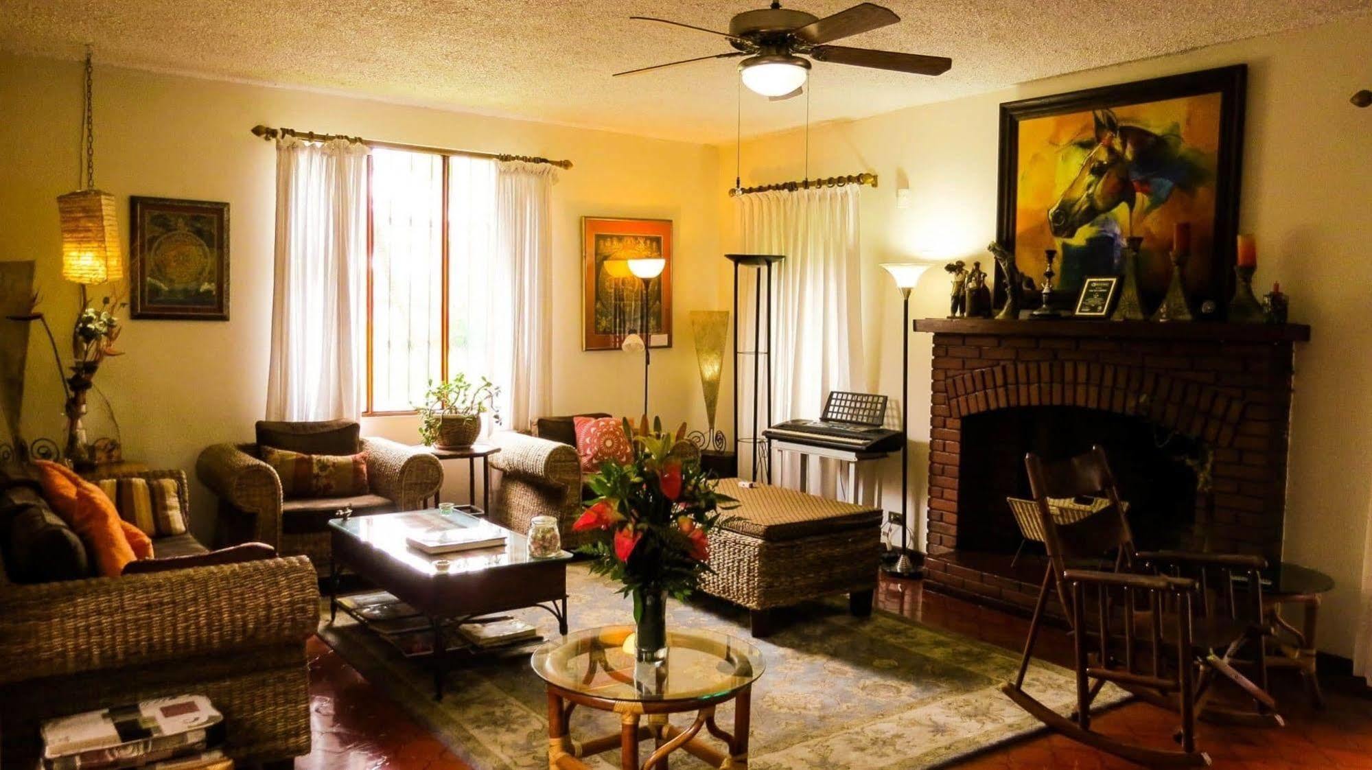 Cariari Bed & Breakfast San Jose  Exterior photo