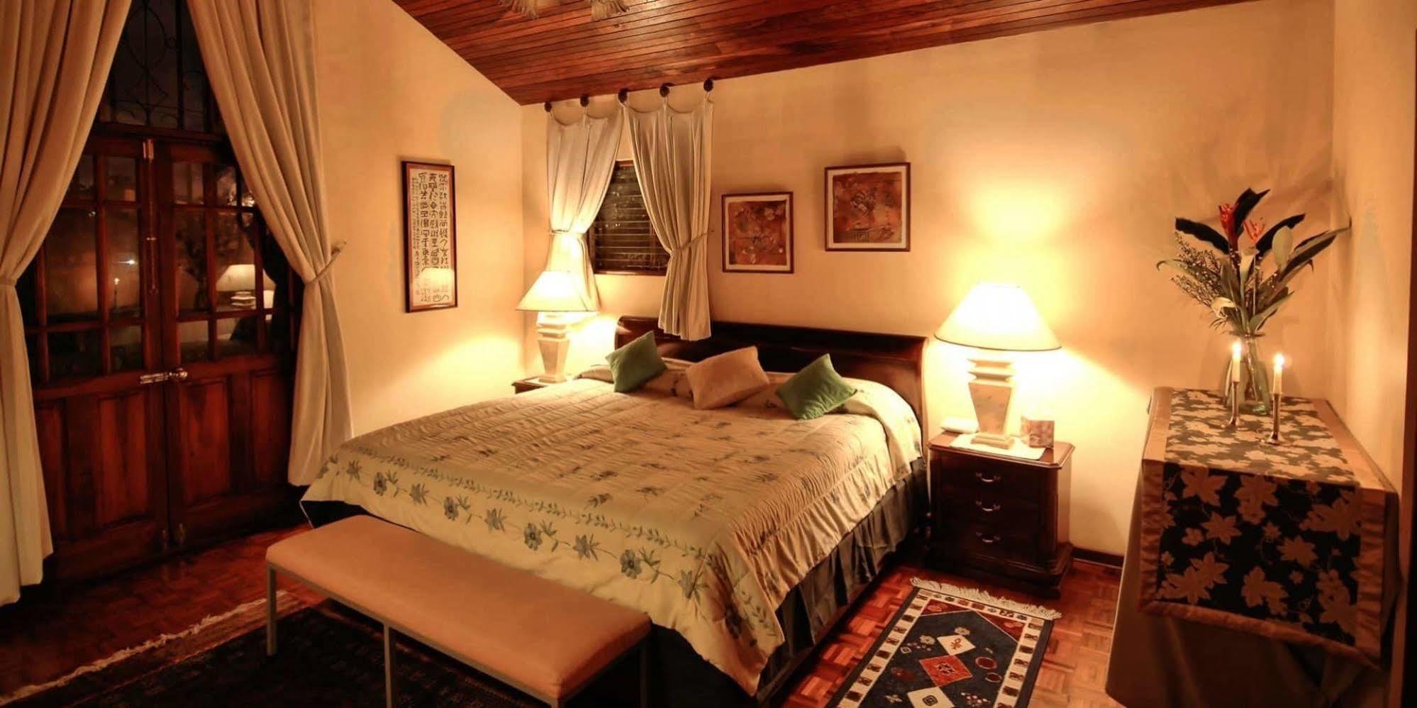Cariari Bed & Breakfast San Jose  Exterior photo